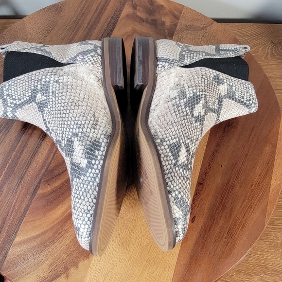 Lucky Brand Haylia Leather Snake Print Chelsea Boots Size 7 Pull on - Picture 10 of 16